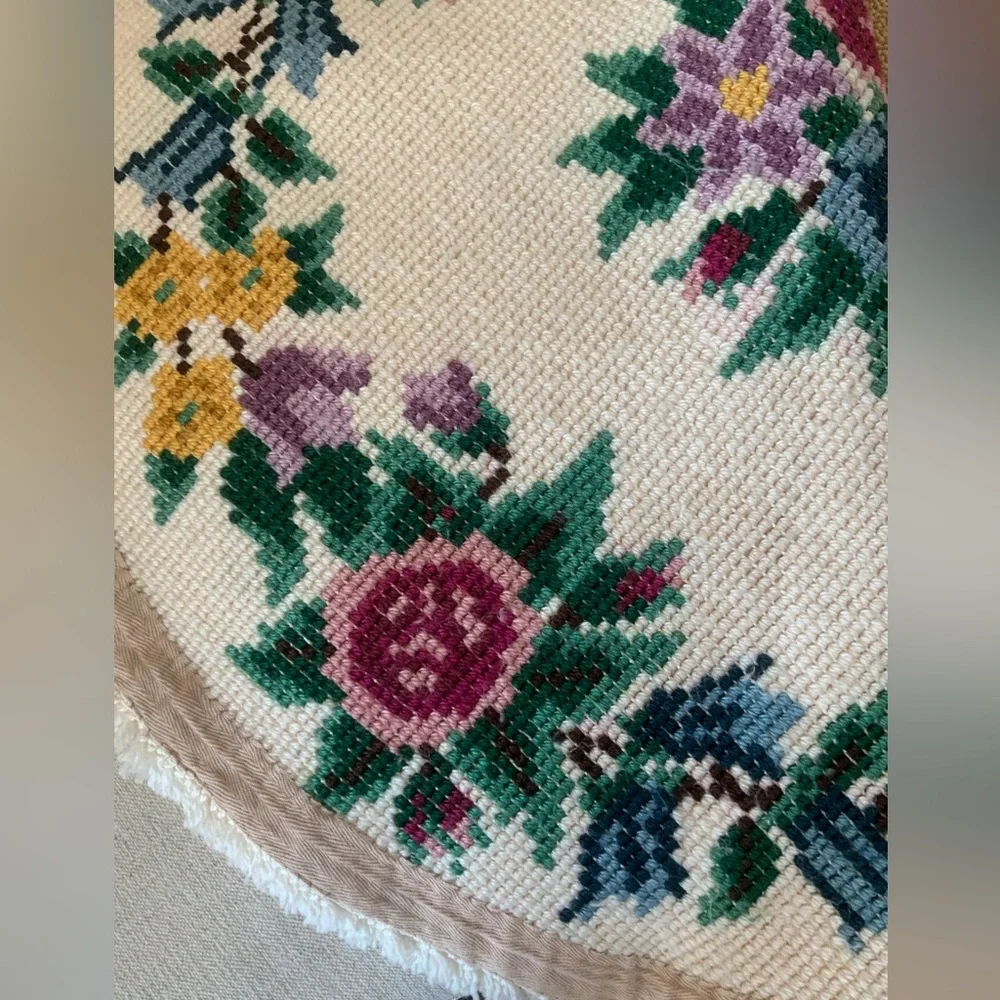 37.5” Round Rug